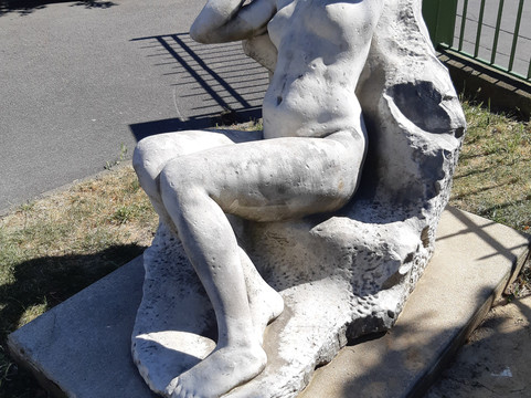 Statue du square de la salle des fêtes