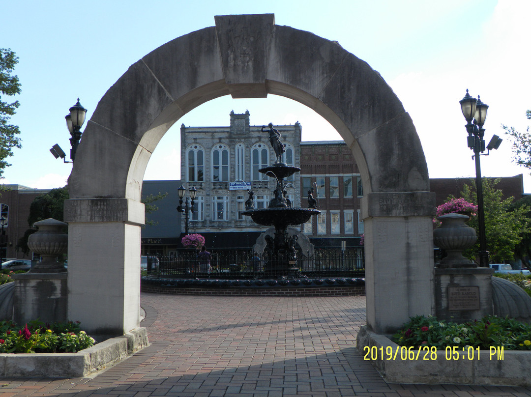 Fountain Square Park-鲍灵格林必去景点