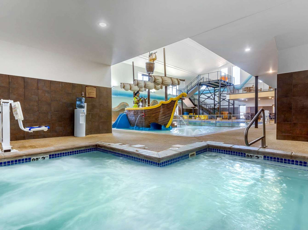 凯富旅馆及套房酒店主图