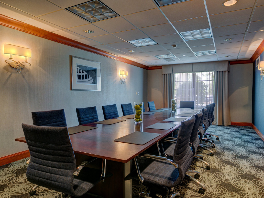 密尔沃基机场假日酒店主图