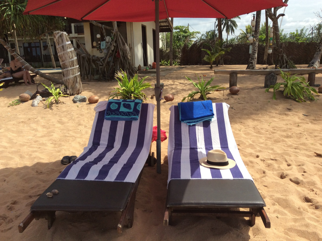 Whispering Palms Hotel主图