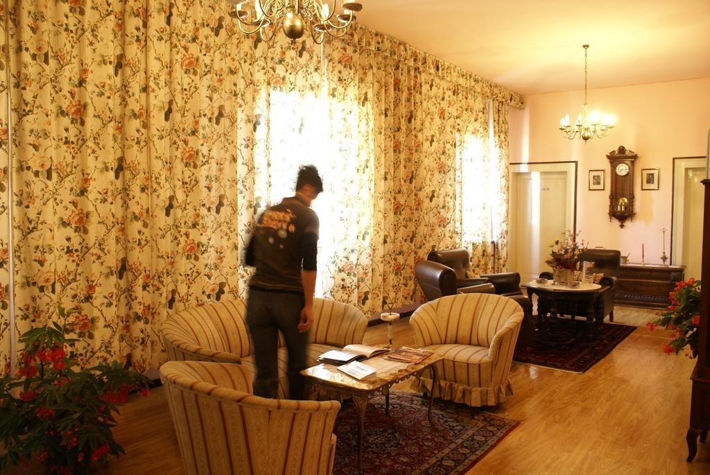 Hotel Disaro-官方