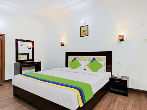 Harinagar Chanddeva酒店住宿-Treebo Trend Lake View Inn