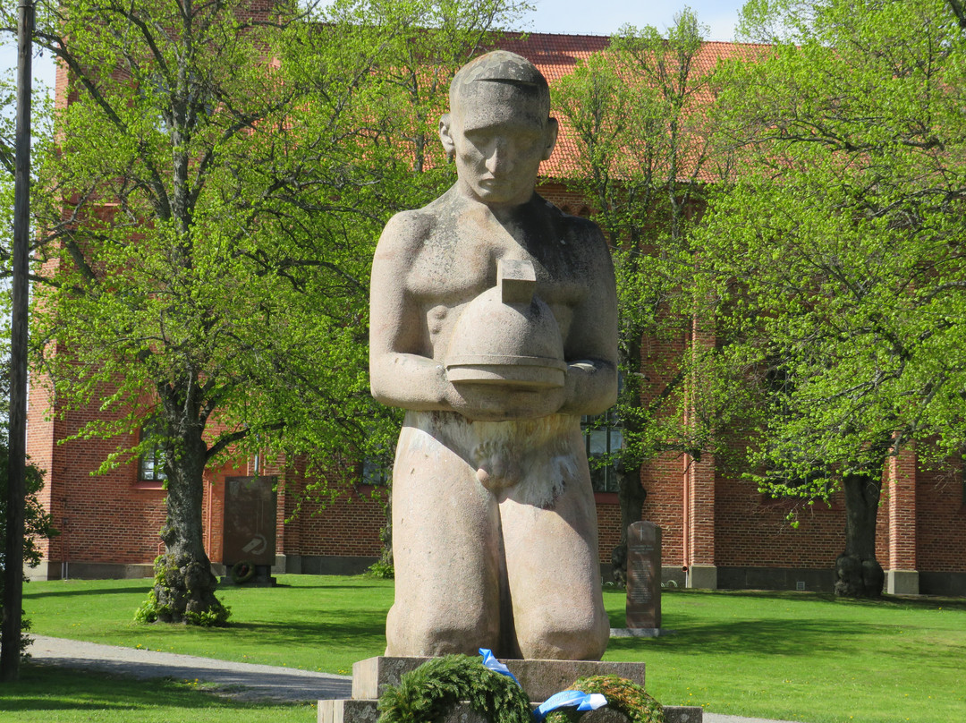 Savonlinna Herostatue - The Hero's Grave-萨翁林纳必去景点