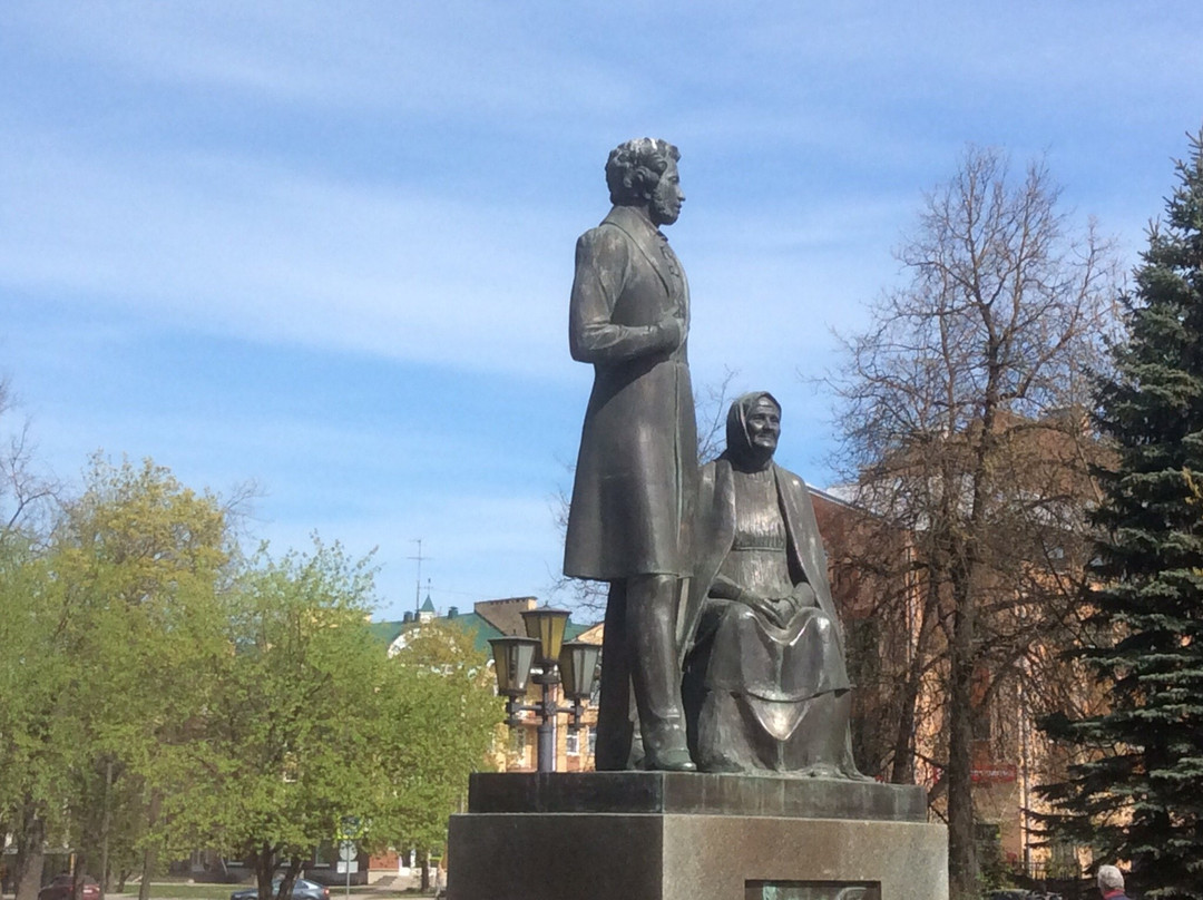 Monument to Alexander Pushkin and Arina Rodionovna-普斯科夫必去景点