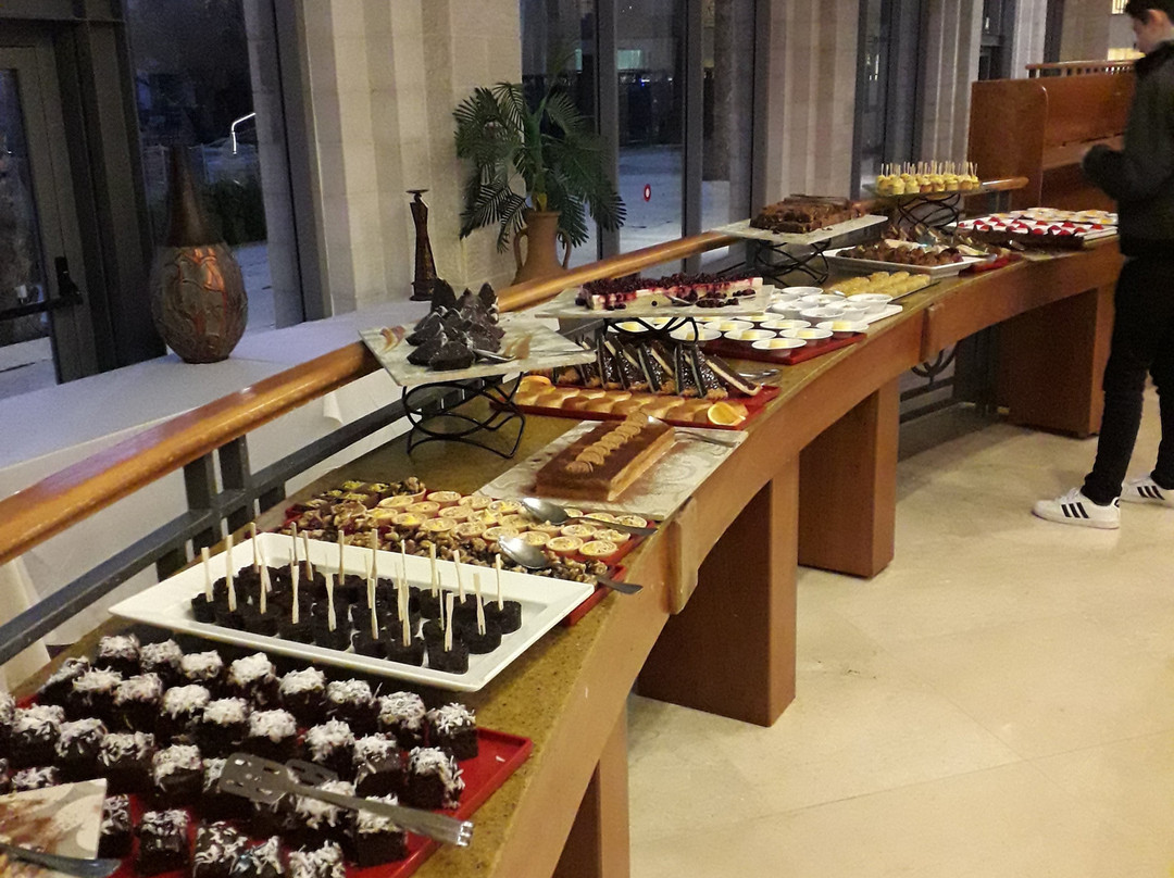 金皇冠酒店主图