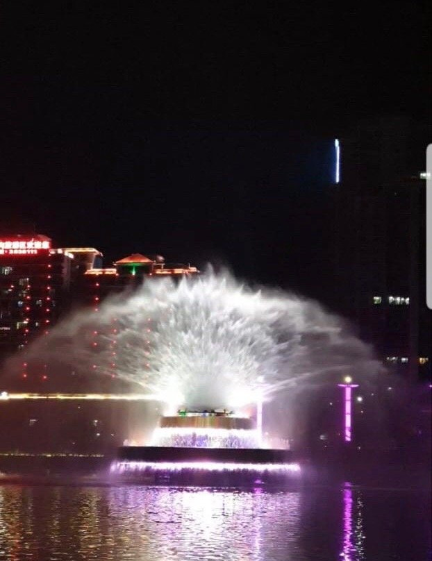 亚洲第一高喷泉景点图片