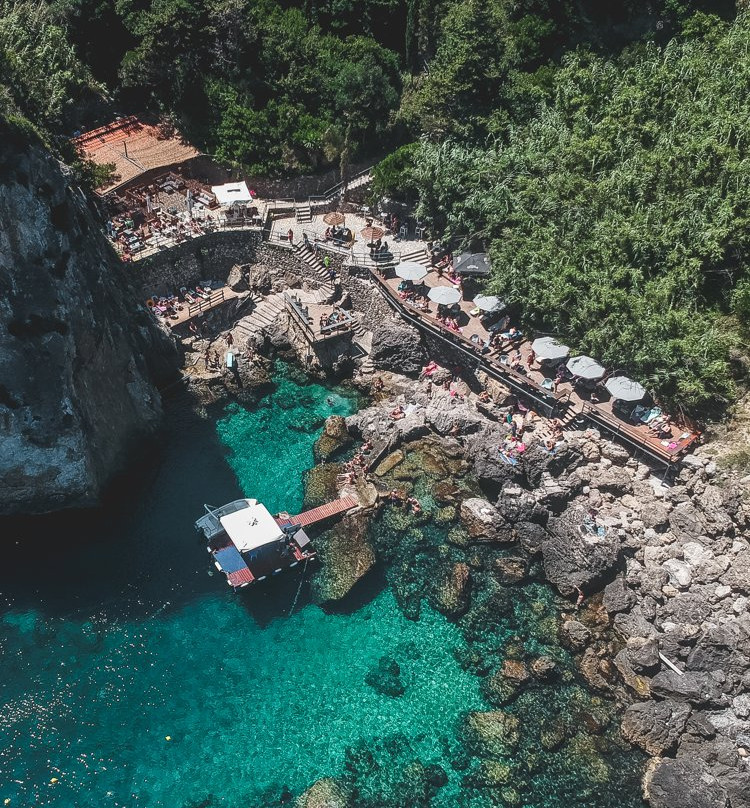 La Grotta Beach景点图片