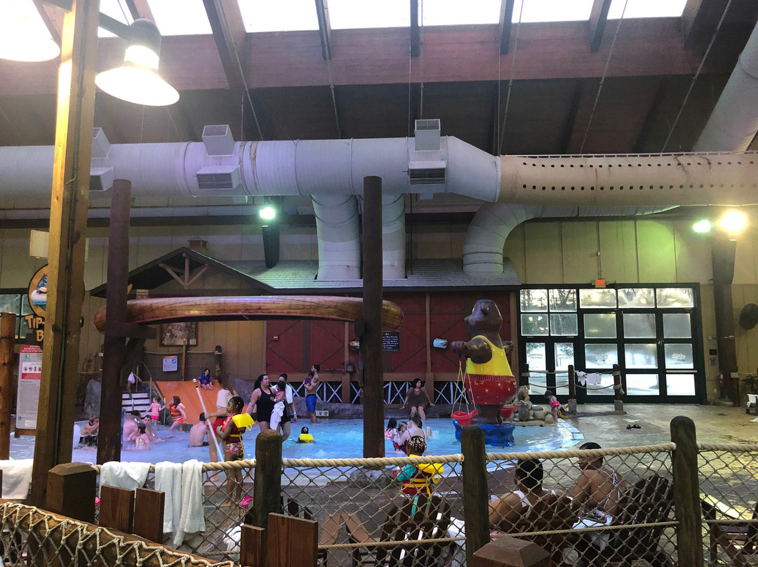 Six Flags Great Escape Lodge & Indoor Waterpark-昆斯伯里必去景点