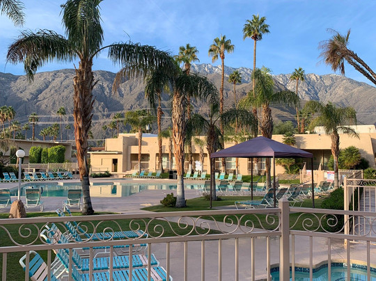 棕榈泉戴斯酒店主图