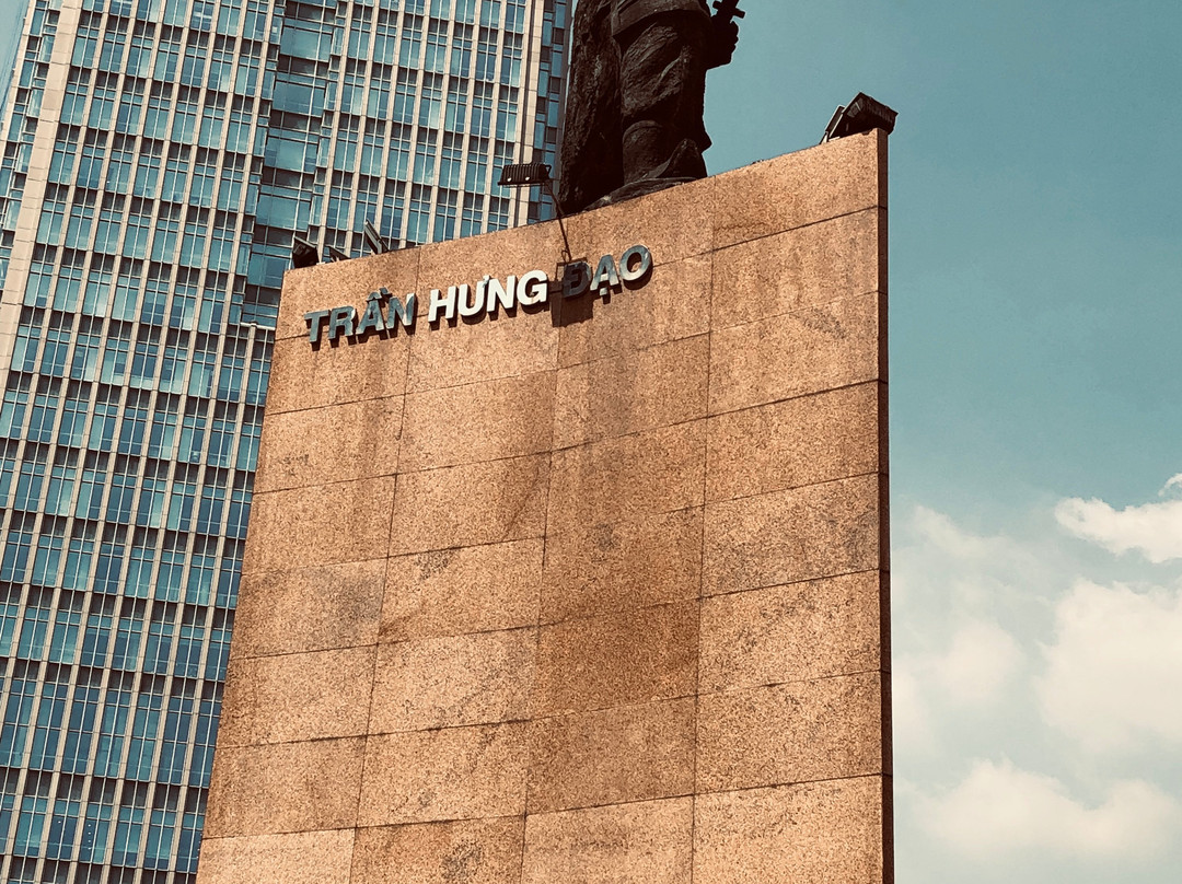 Tran Hung Dao Statue景点图片