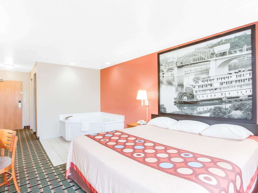 Super 8 by Wyndham Crossville TN主图