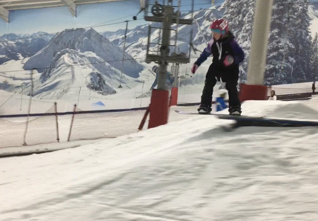 Onyx Snowboard School-莫尔济讷必去景点