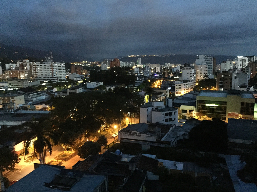 布卡拉曼加丹恩卡尔顿酒店主图