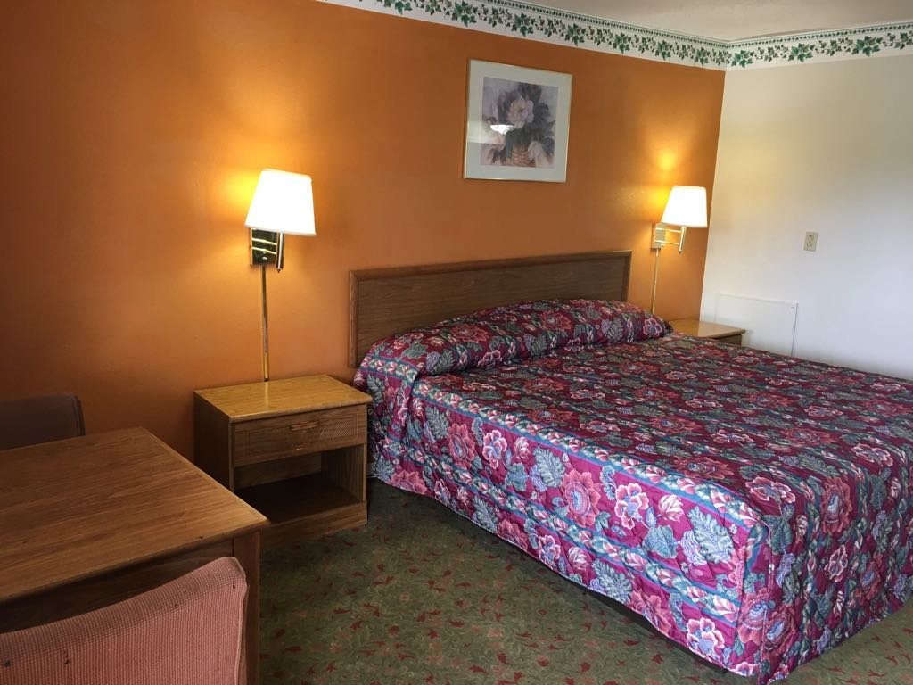 Finn's Motel-官方