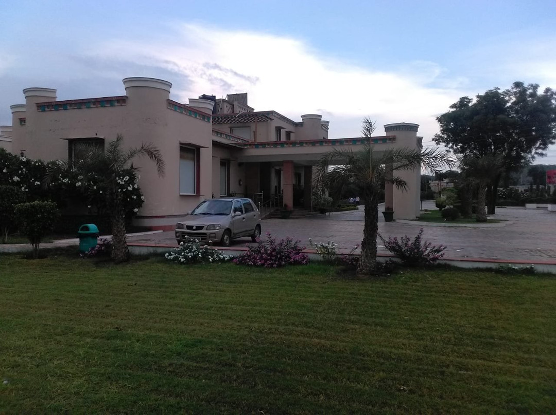 TreeHouse Sunrise Resort & Caravan Park主图