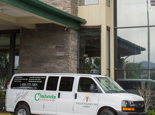 Rogue Regency Inn & Suites