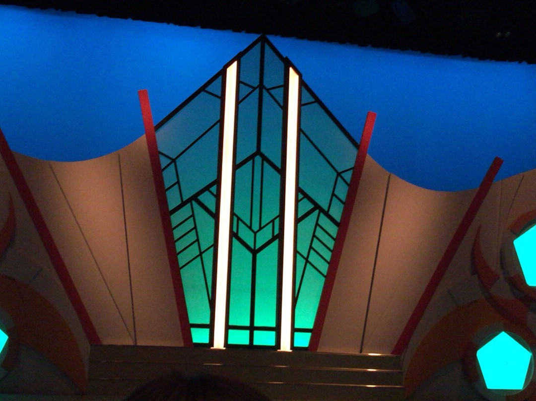 Yoshimoto Manzai Theater-Chuo必去景点