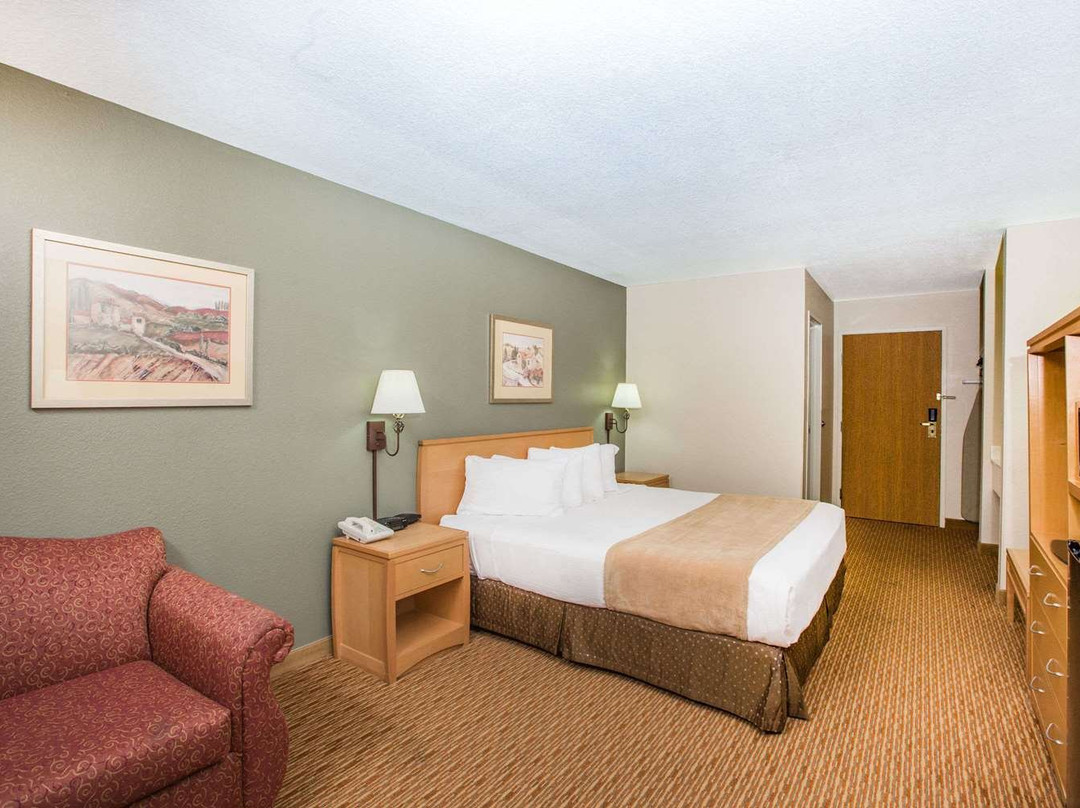 Ramada by Wyndham Spirit Lake/Okoboji主图