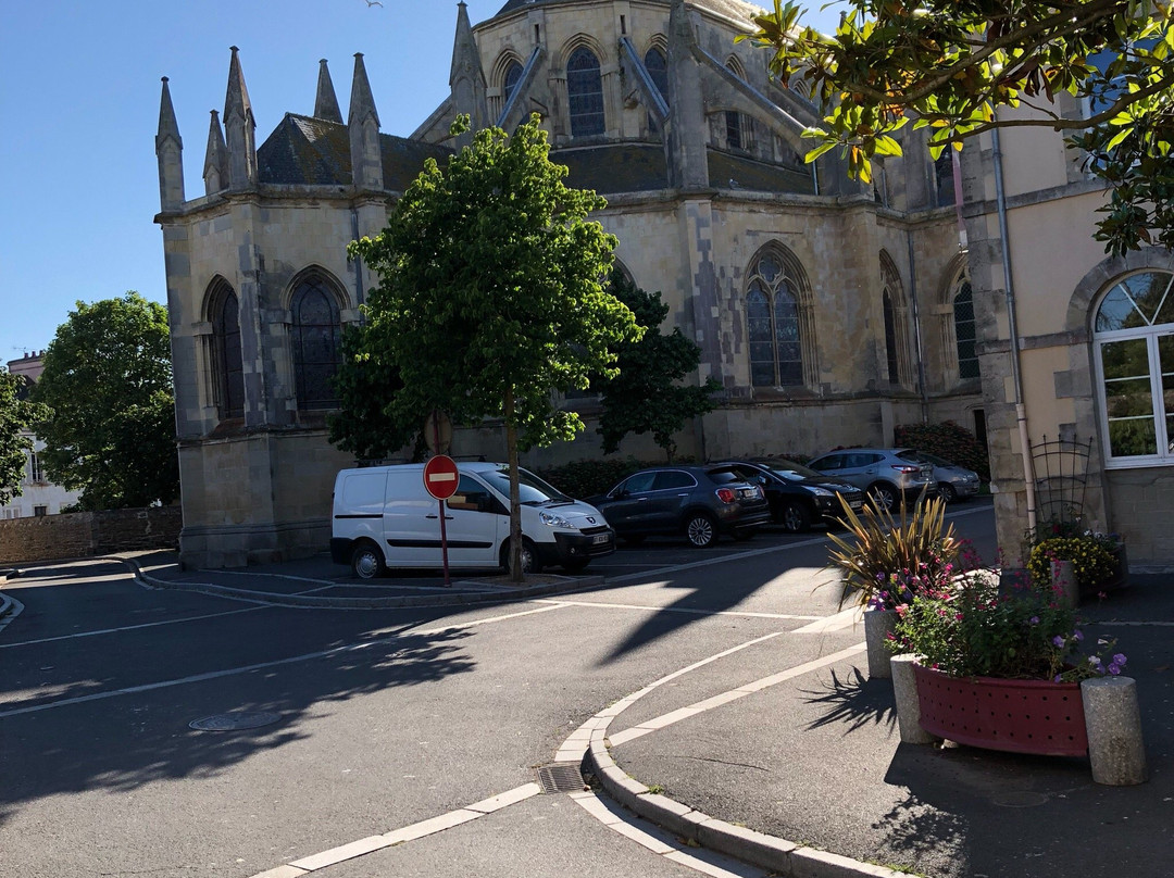Eglise de Saint-Vaast-Saint-Vaast-la-Hougue必去景点