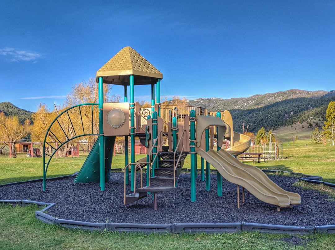 Fairmont Hot Springs Resort主图