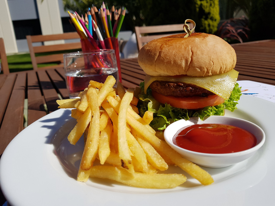 苏迪马酒店主图