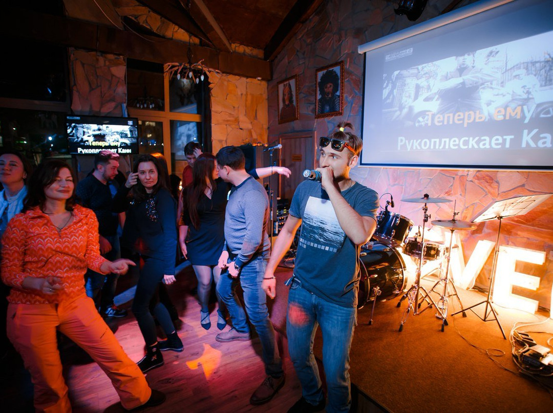 Karaoke Alpen Club景点图片