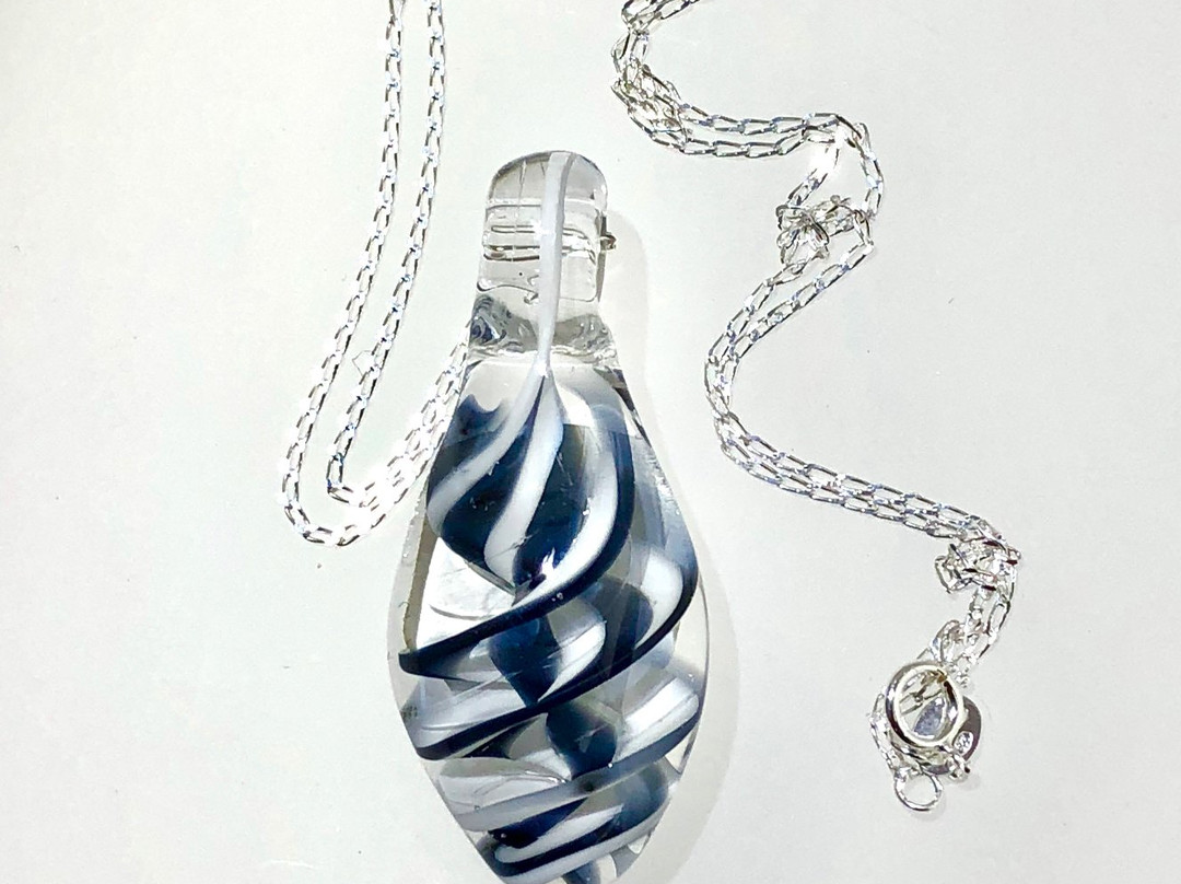 Skullpture Glass-伊尔弗勒科姆必去景点