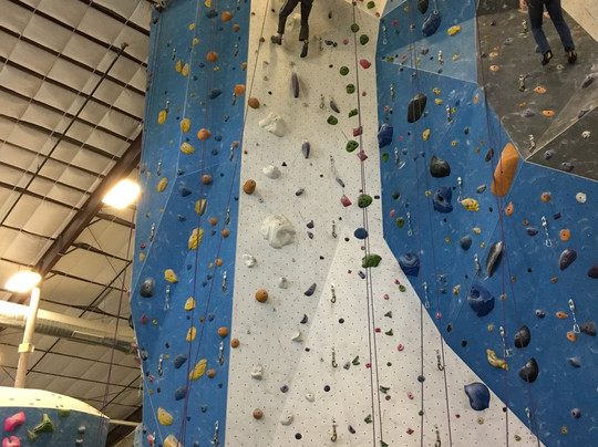 Earth Treks Climbing Centers Golden-戈尔登必去景点