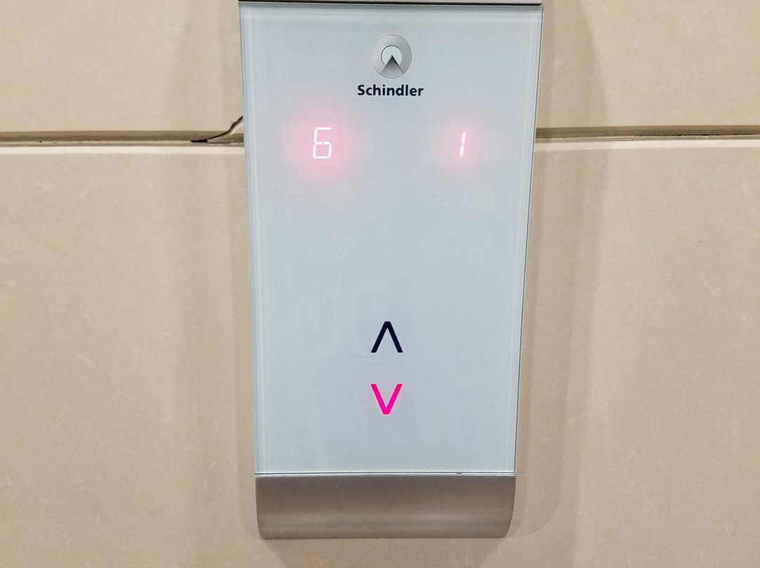 大连南航明珠大酒店主图