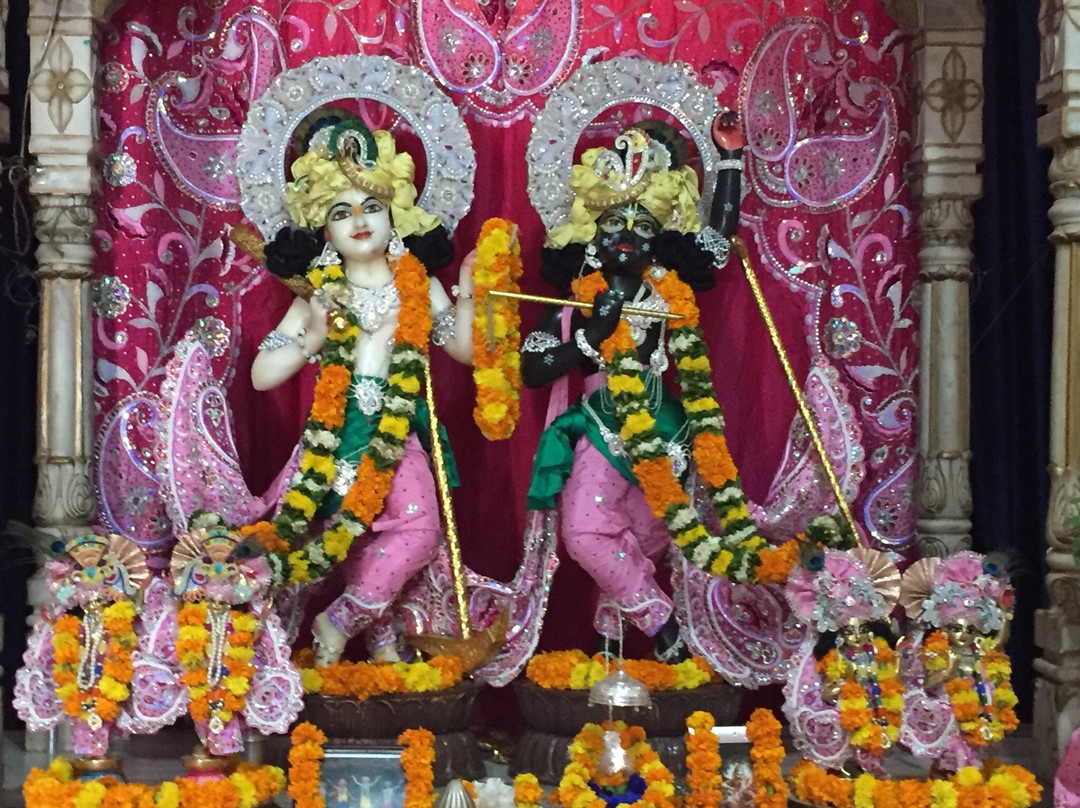 Sri Sri Giridhari Dauji Temple景点图片