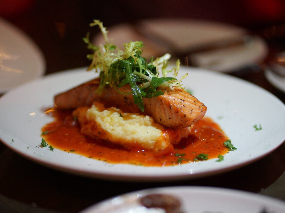 THE HIDE lounge&cocktail bar