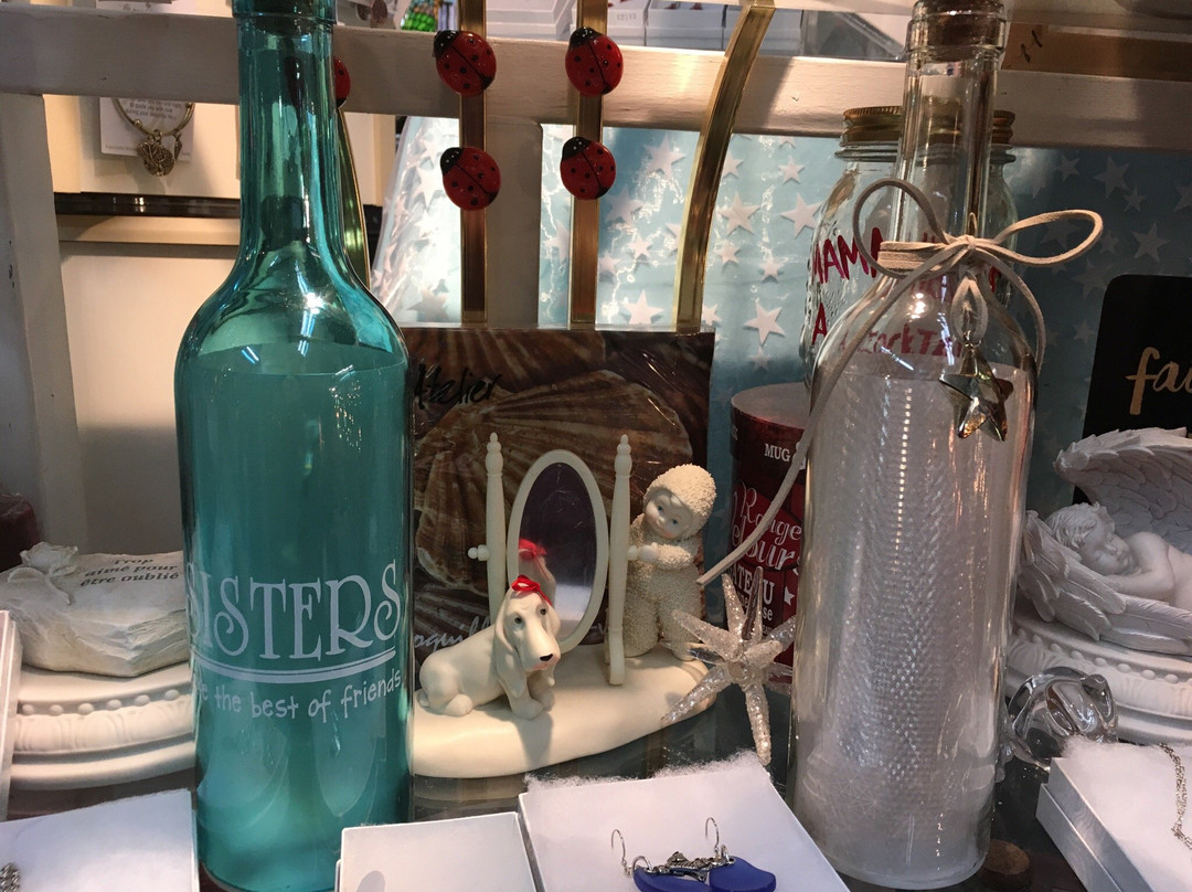 Gifts Galore-蒙古顿必去景点