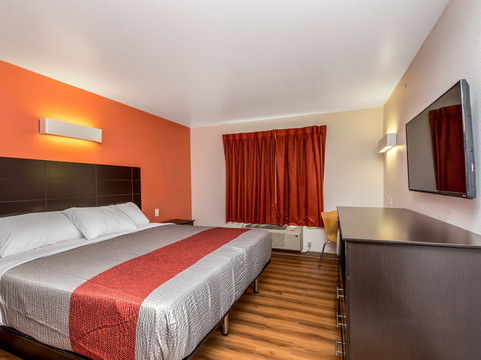 伊利诺伊伊皮奥里亚 6 号汽车旅馆