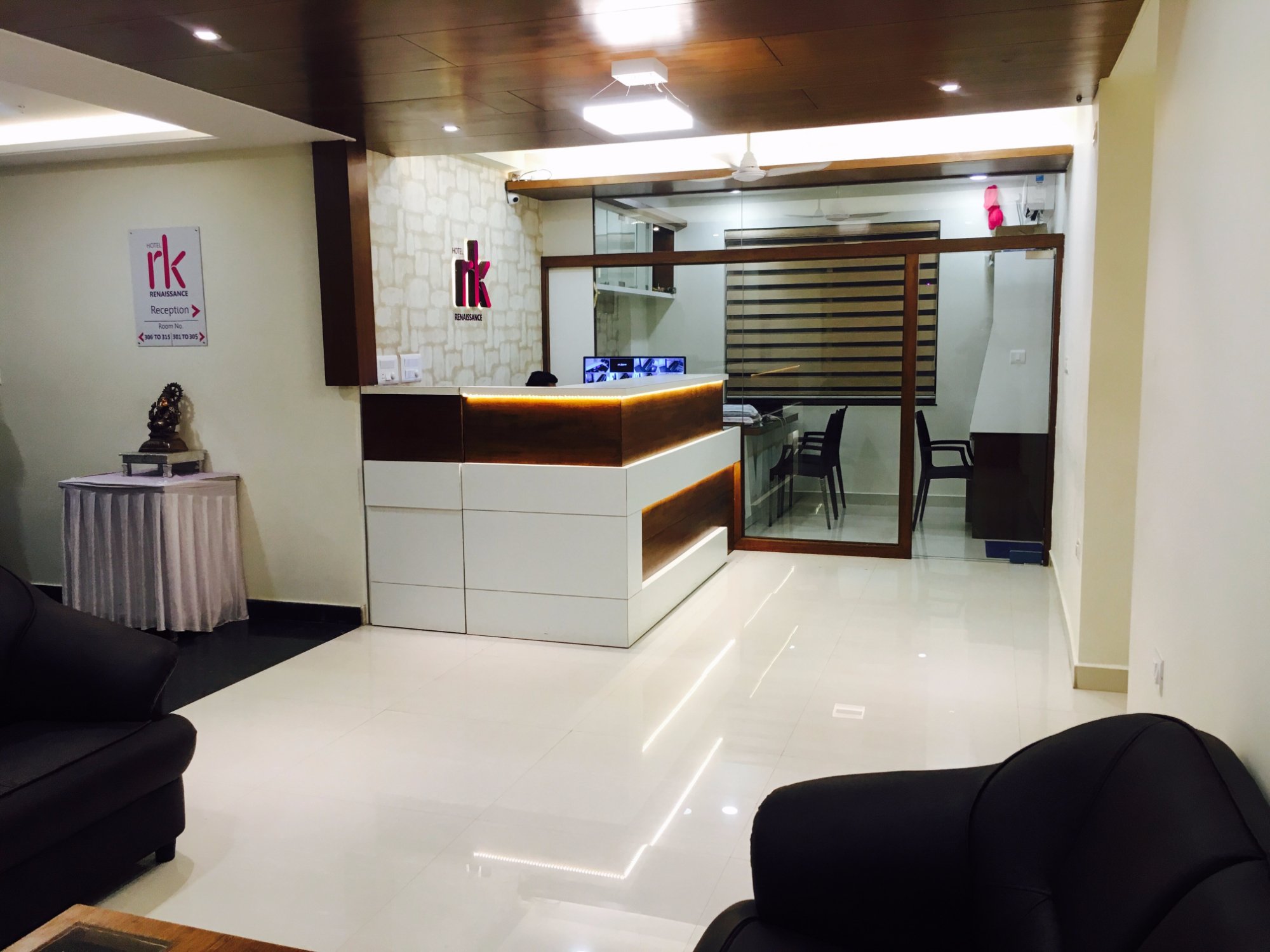 Hotel R K Renaissance-官方