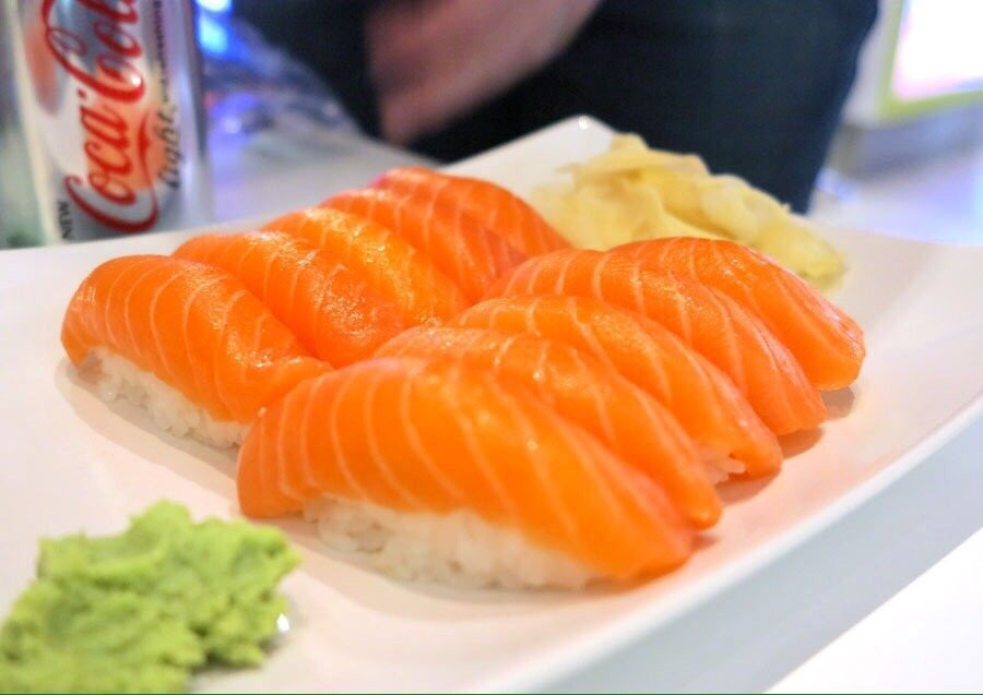 Svartsjo餐馆和美食-Lotus Sushi Pizza