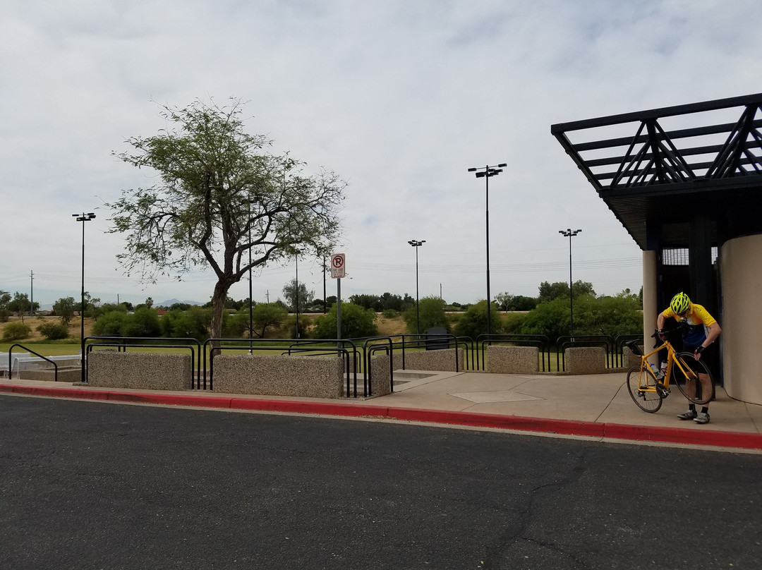 Thunderbird Paseo Park-格兰岱尔必去景点