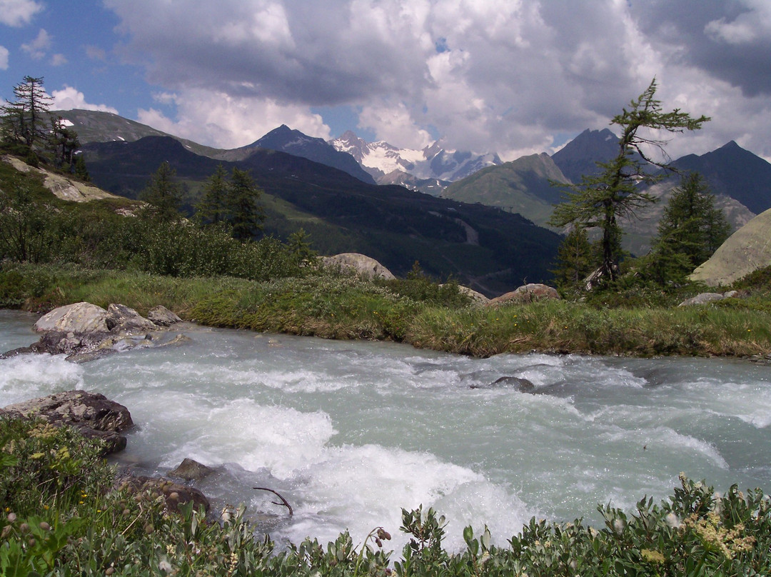 Laghi di Bella Comba-La Thuile必去景点