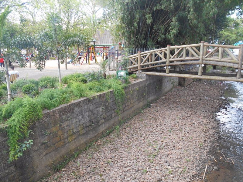 Praca Dona Luisa-Igrejinha必去景点