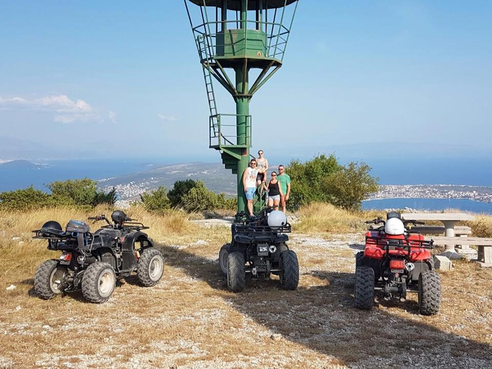 Unique Offroad Quad Experience景点图片