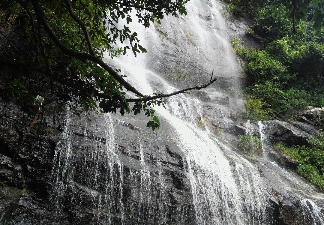 Kutladampatti Falls景点图片