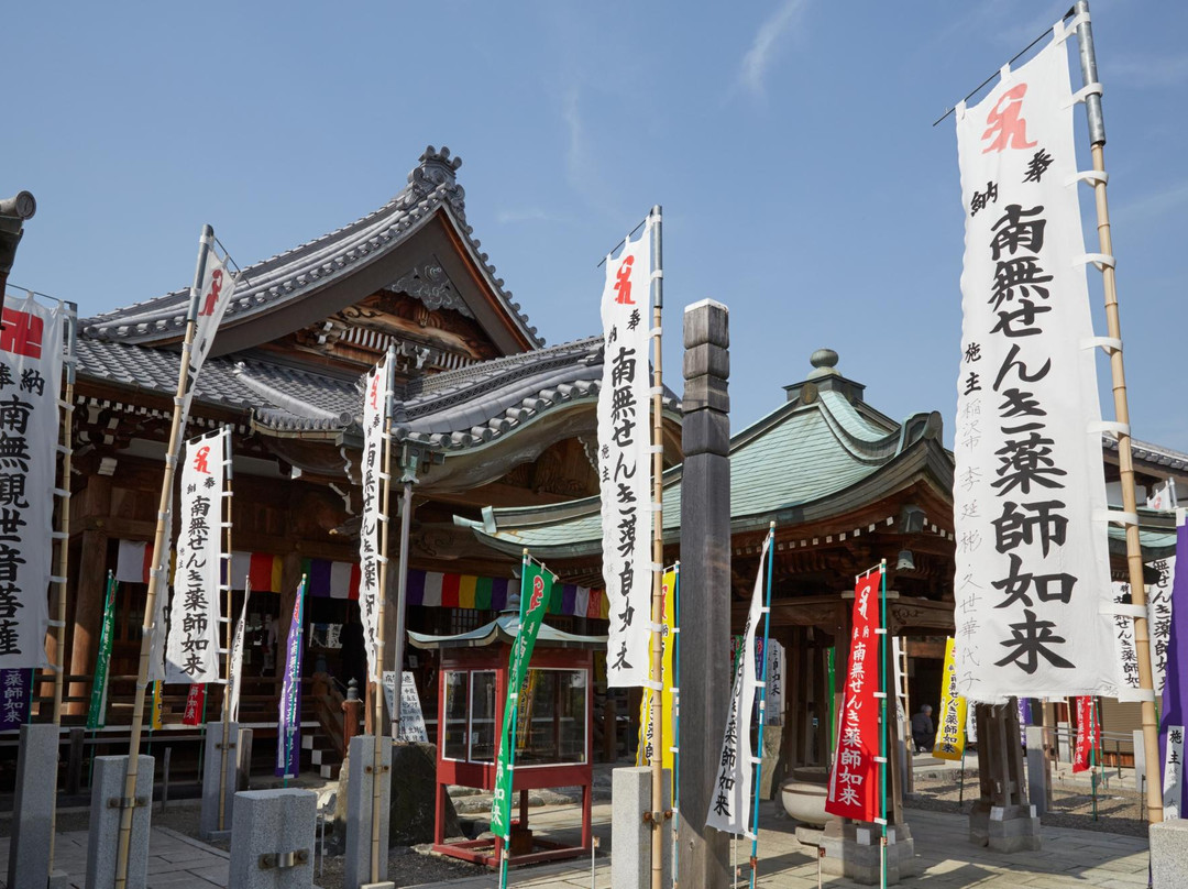 Senki Yakushi Temple景点图片