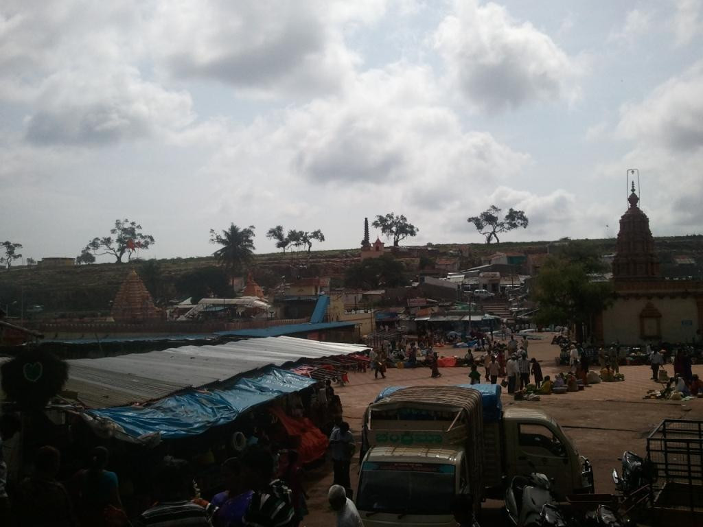 Shree Renukaa Yallamma Devi Temple-Saundatti必去景点