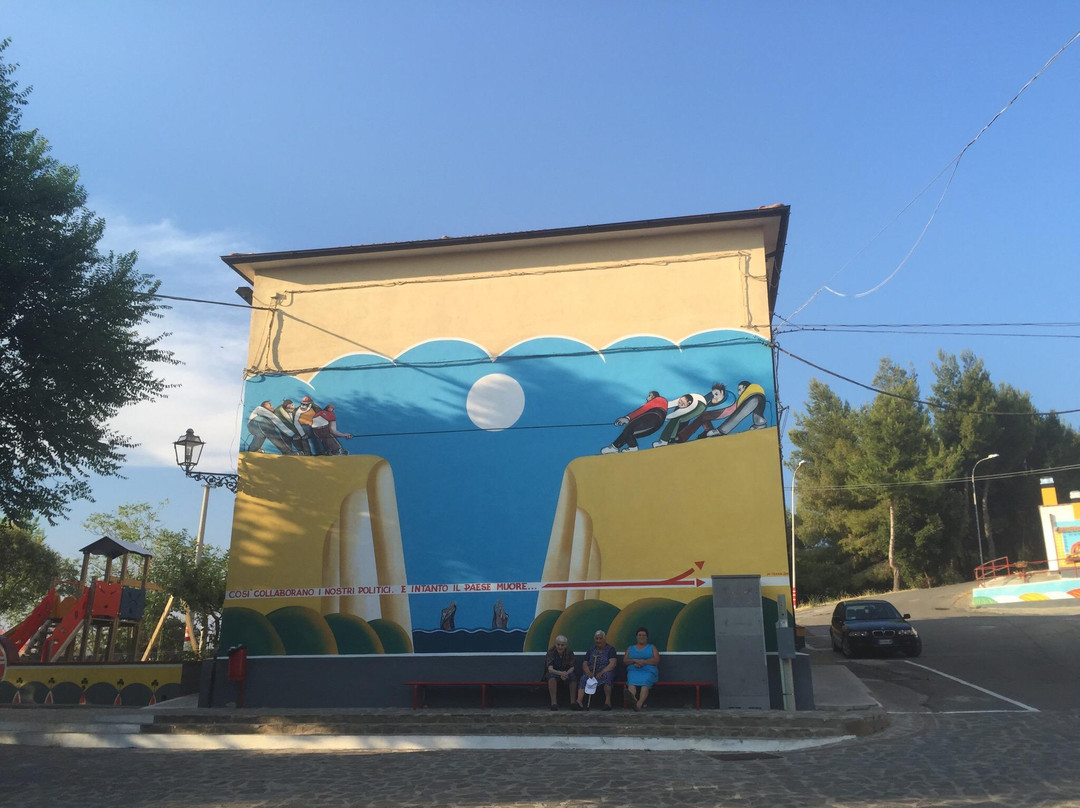 I Murales-Montegiordano必去景点