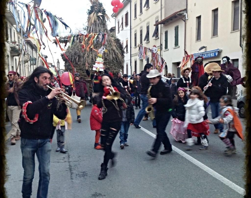CiacciaBanda StreetBand - Sguerguenze Musicali Itineranti景点图片