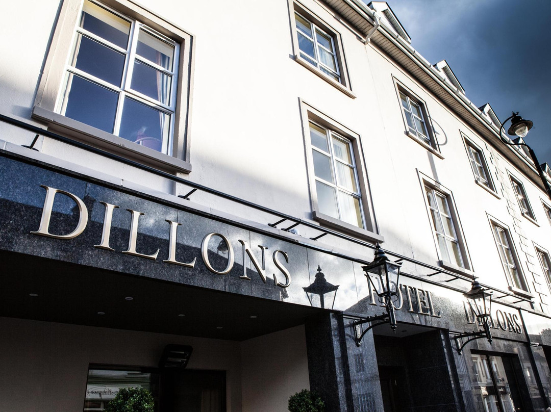 Dillons Hotel