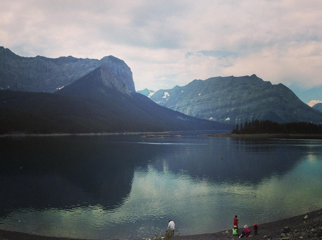 Upper Kananaskis Lake景点图片