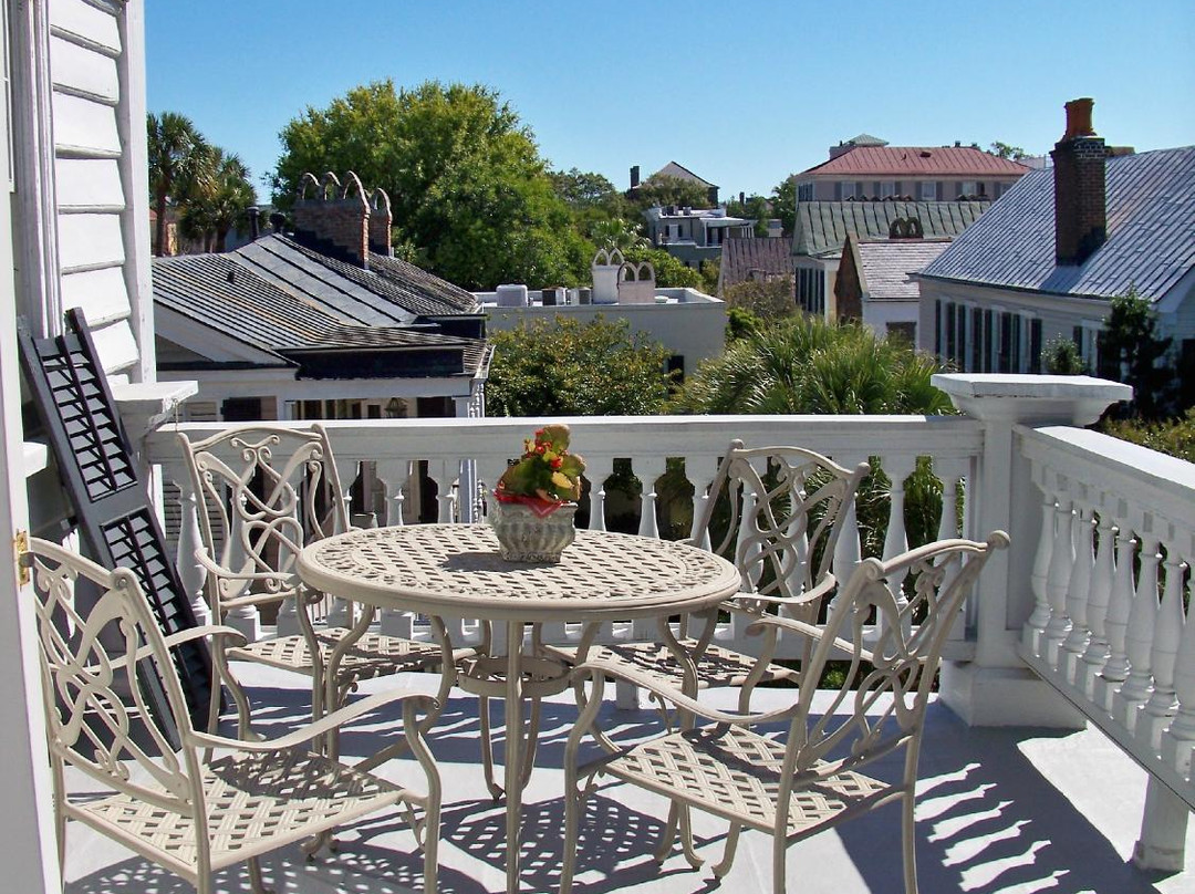 Antebellum Bed and Breakfast at Thomas Lamboll House主图