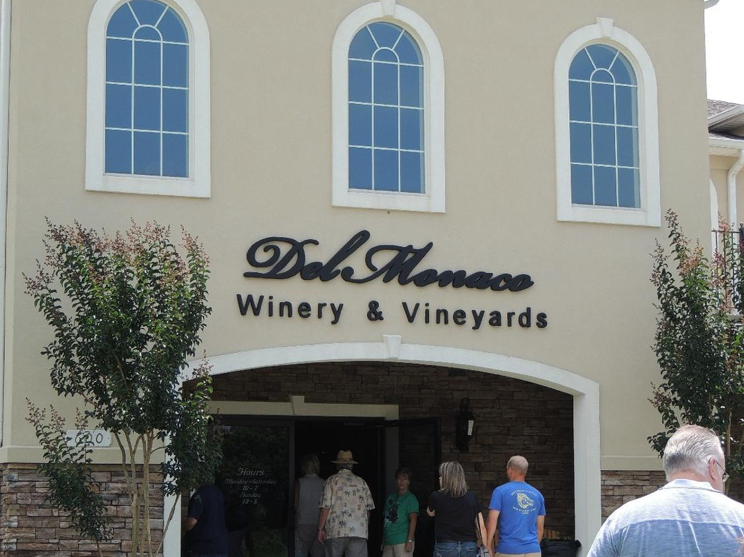 DelMonaco Winery & Vineyards-Baxter必去景点