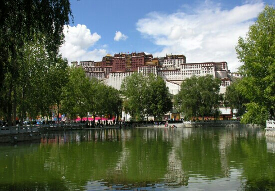 宗角禄康公园-拉萨市必去景点